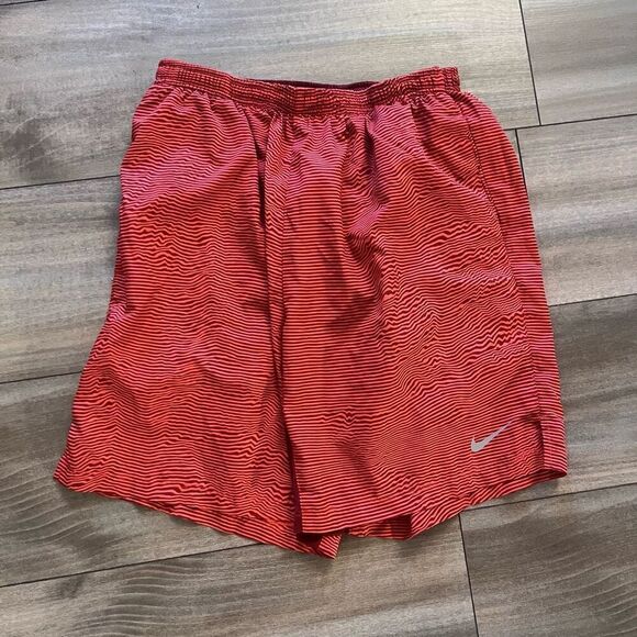 Nike Red Athletic Workout‎ Shorts Men Medium Bin M-56 - Picture 1 of 5